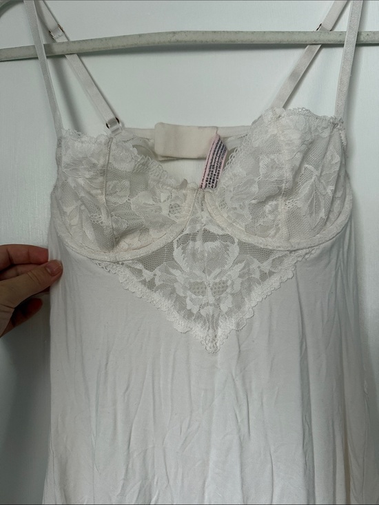 Victoria's Secret Other - NWOT Victoria's Secret Ivory Lace-Trim Chemise